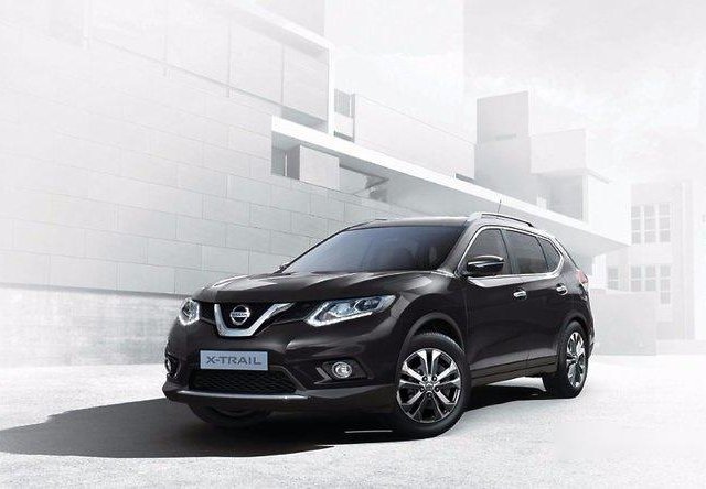 Cần bán xe Nissan X trail đời 2017, màu đen