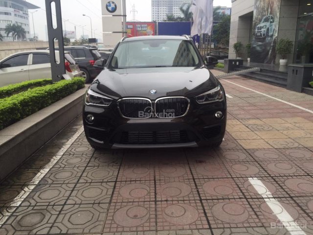 Bán xe BMW X1 sDrive18i 2017, màu đen, nhập khẩu Đức, ưu đãi sốc, giao xe theo yêu cầu