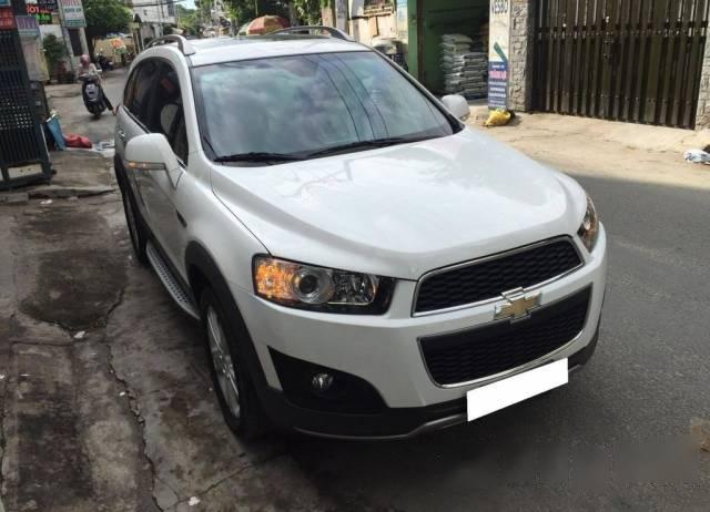 Cần bán xe Chevrolet Captiva LTZ đời 2015, màu trắng, giá chỉ 685 triệu