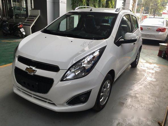 Bán Chevrolet Spark LT đời 2017, màu trắng, 359 triệu