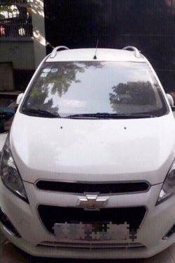 Bán Chevrolet Spark MT 2015, màu trắng chính chủ, 290tr