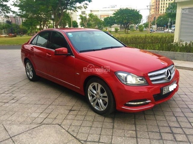 Bán xe Mercedes C200 2012, màu đỏ, ít sử dụng, 33.000 km, lý lịch bảo dưỡng hãng