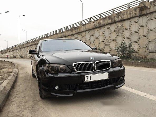 Cần bán lại xe BMW 7 Series 750Li đời 2005, màu đen số tự động, giá tốt