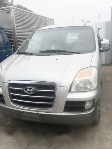 Bán Hyundai Grand Starex đời 2004, màu bạc