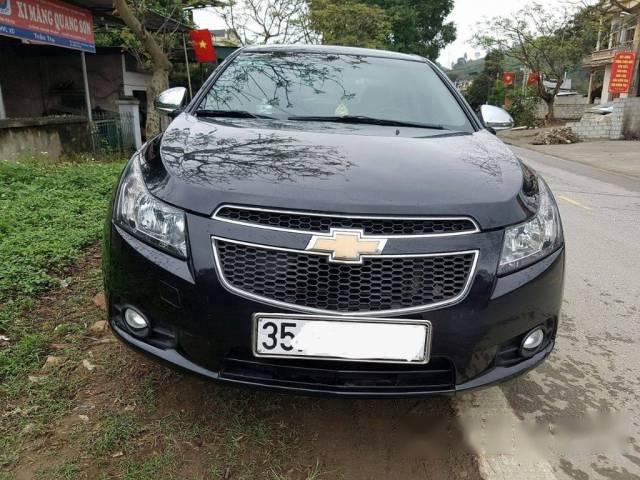 Cần bán gấp Chevrolet Cruze đời 2011, màu đen