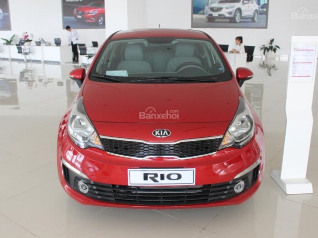 Bán Kia Rio 4DR AT đời 2017, màu đỏ, nhập khẩu, trả góp 80%. Hotline: Tâm 0938.805.635