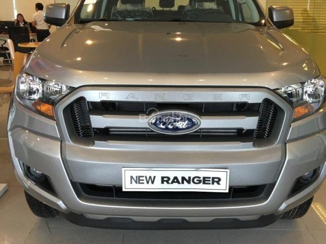 Ford Long Biên cần bán Ford Ranger XLS AT đời 2017, đủ màu giao ngay, 0944.844.800