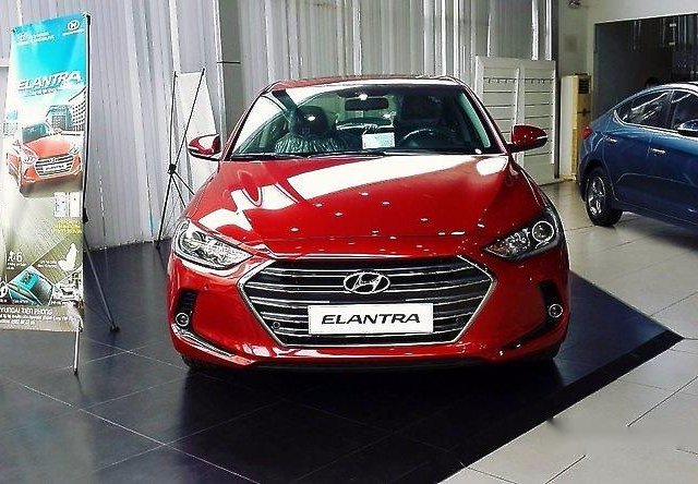 Bán Hyundai Elantra 2.0AT đời 2017, màu đỏ
