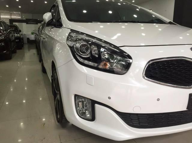 Bán xe Kia Rondo đời 2015, màu trắng