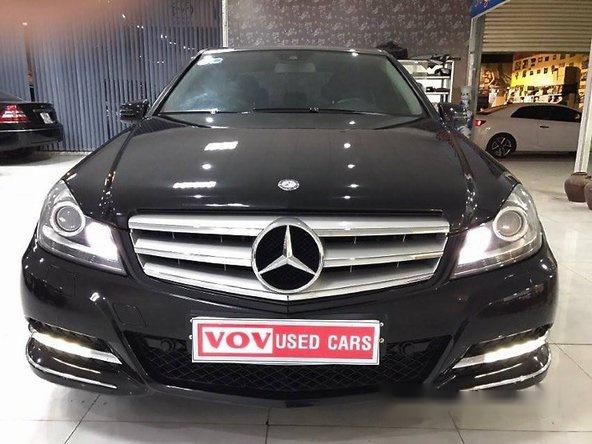 Bán Mercedes C200 đời 2011, màu đen