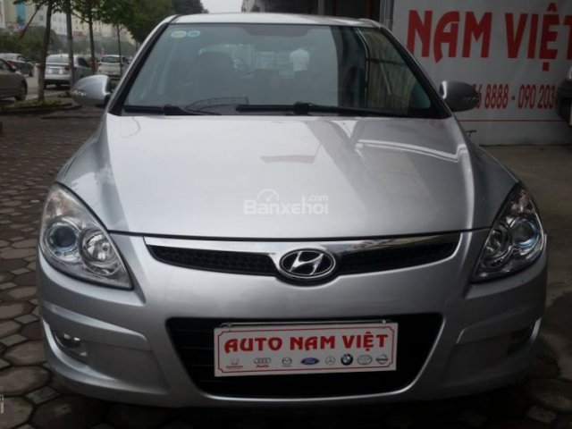 Cần bán Hyundai i30 Premium năm 2009, màu bạc, xe nhập