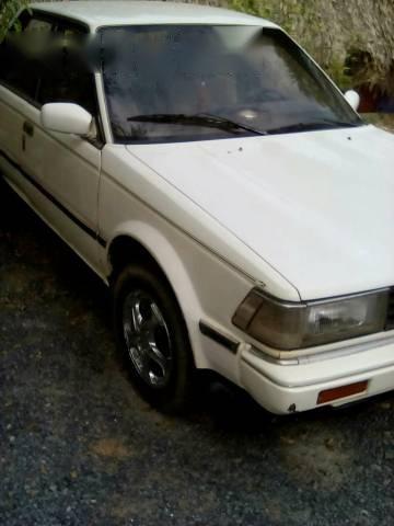 Bán xe cũ Nissan Bluebird đời 1988, màu trắng