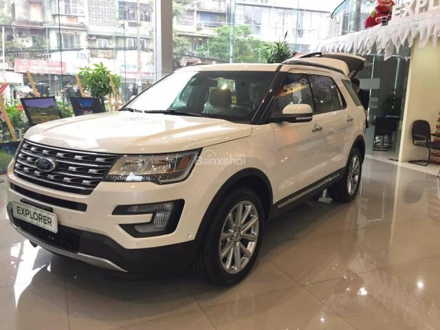 Bán Ford Explorer Titanium đời 2017, màu trắng, xe nhập