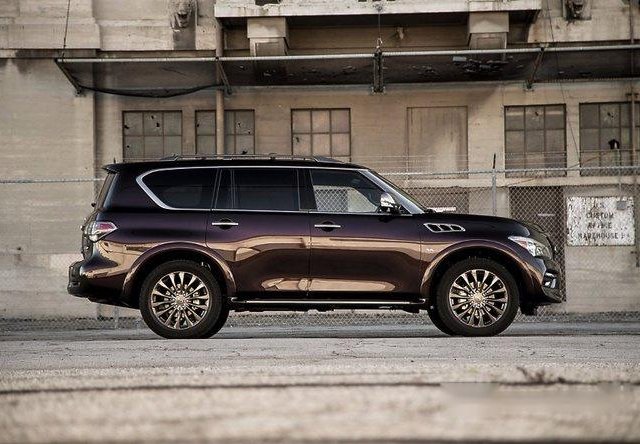 Cần bán Infiniti QX80 đời 2017, màu nâu, nhập khẩu nguyên chiếc