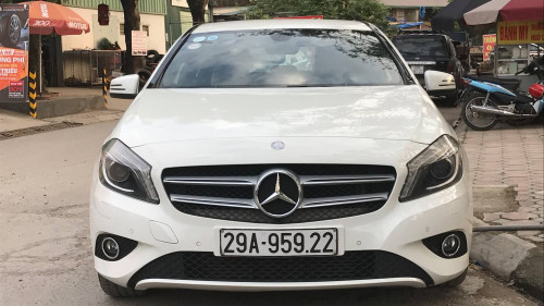 Bán Mercedes A200 đời 2013, màu trắng  