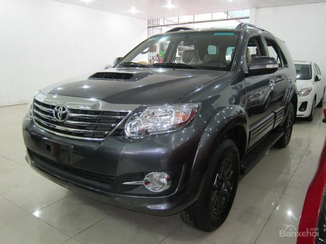 Cần bán xe Toyota Fortuner 2.5G đời 2016, màu xám ghi