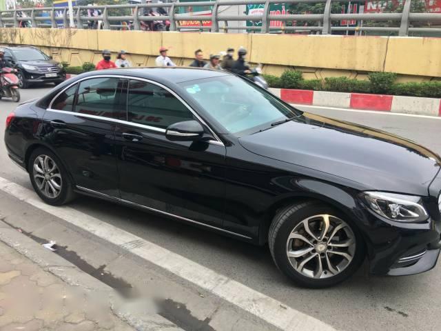 Bán xe Mercedes-Benz C200 2015 màu đen, xe như mới, giá tốt