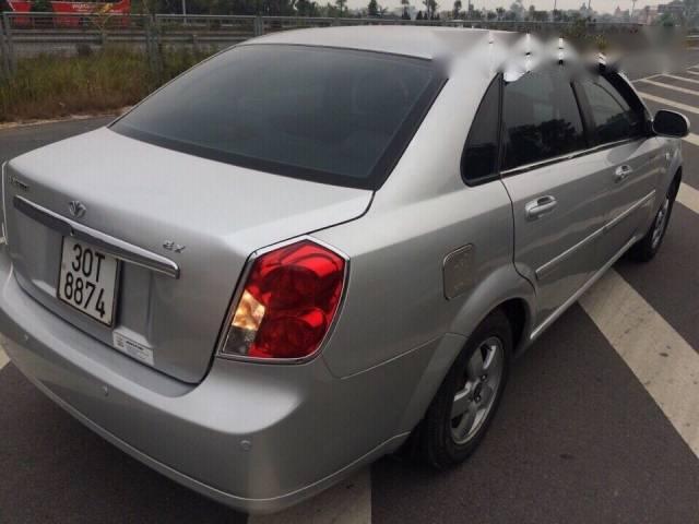 Cần bán gấp Daewoo Lacetti đời 2009, màu bạc chính chủ, giá chỉ 255 triệu