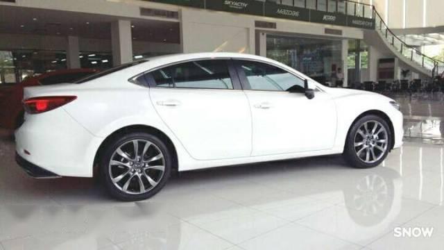 Bán Mazda 6 đời 2017, màu trắng