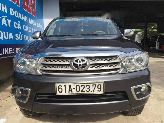 Cần bán gấp Toyota Fortuner 2.7V 2011, màu xám