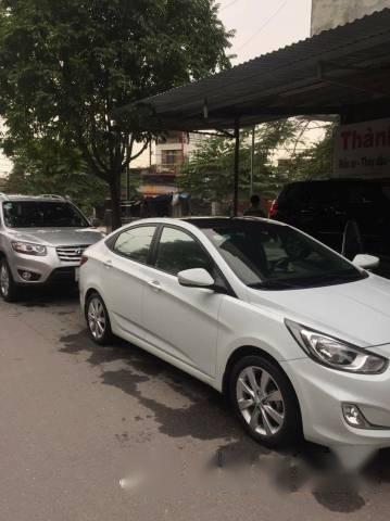 Cần bán Hyundai Accent đời 2011, màu trắng, 490 triệu