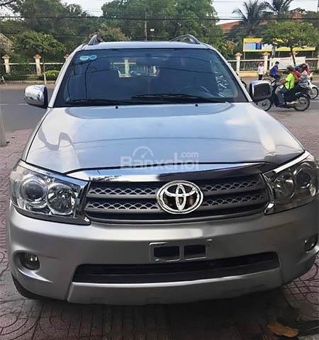 Bán xe cũ Toyota Fortuner đời 2010, màu bạc, 725 triệu