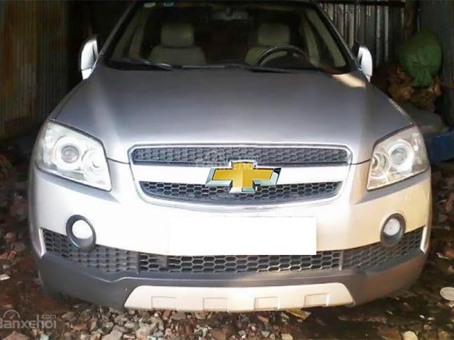 Tôi cần bán xe Chevrolet Captiva LTZ đời 2007, màu bạc