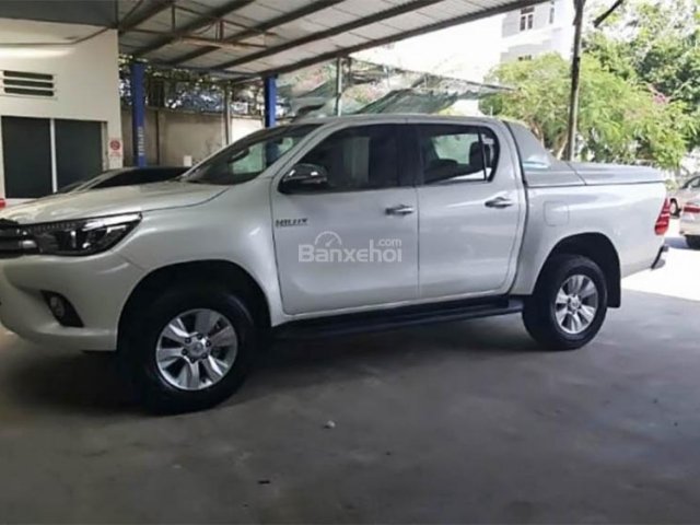 Bán Toyota Hilux E 2017, màu trắng, nhập khẩu giá cạnh tranh