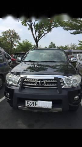 Bán xe cũ Toyota Fortuner V đời 2009, màu đen xe gia đình, 590 triệu