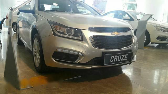 Bán xe Chevrolet Cruze đời 2016, màu bạc, 699 triệu