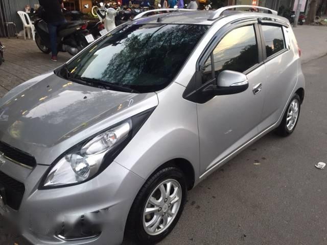 Bán xe cũ Chevrolet Spark 1.0 LTZ đời 2015, màu bạc số tự động, 296 triệu