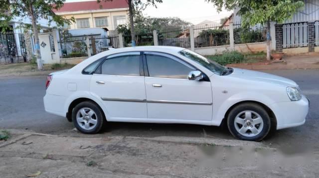 Bán xe cũ Daewoo Lacetti năm 2005, màu trắng chính chủ