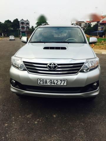 Bán xe cũ Toyota Fortuner năm 2013, màu bạc còn mới