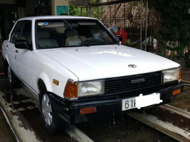 Bán xe Toyota Corolla 1983, màu trắng