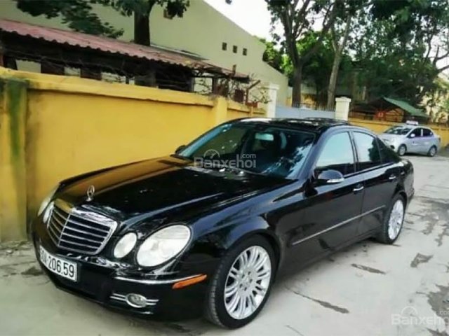 Bán ô tô Mercedes E350 đời 2007, màu đen, 700tr