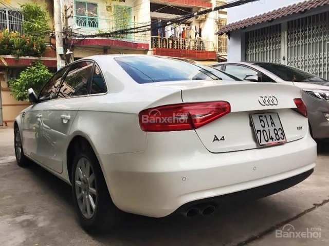 Tôi cần bán xe Audi A4 2013, màu trắng, nhập khẩu chính hãng như mới