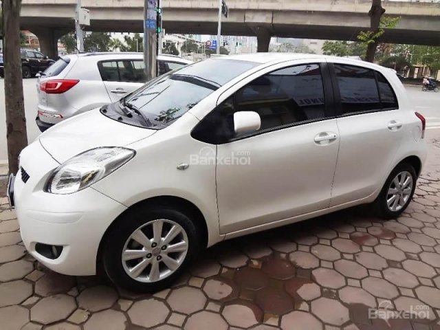 Bán Toyota Yaris 1.3 đời 2010, màu trắng, xe nhập số tự động