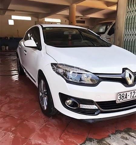 Em cần bán gấp Renault Megane sản xuất 2015, màu trắng, xe nhập số tự động