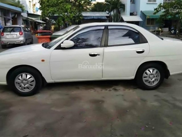 Cần bán lại xe Daewoo Nubira II đời 2002, màu trắng giá cạnh tranh