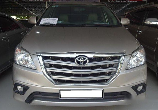 Hiền Toyota bán Toyota Innova 2.0G AT đời 2015, màu vàng