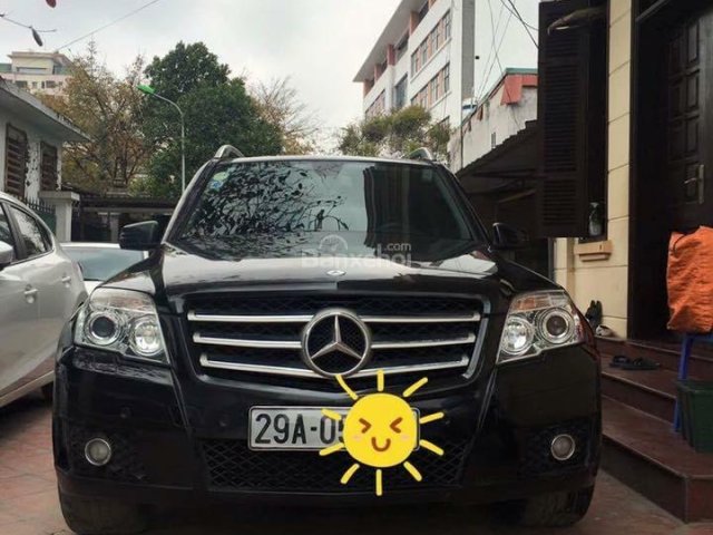 Bán xe Mercedes năm 2011 đen chính chủ