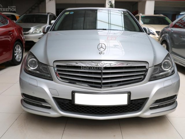 Cần bán xe Mercedes C250 Sx 2014, màu bạc, đẹp như xe mới