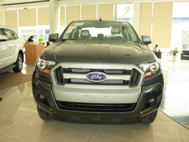 Cần bán Ford Ranger XLS năm 2017, màu xám, nhập khẩu