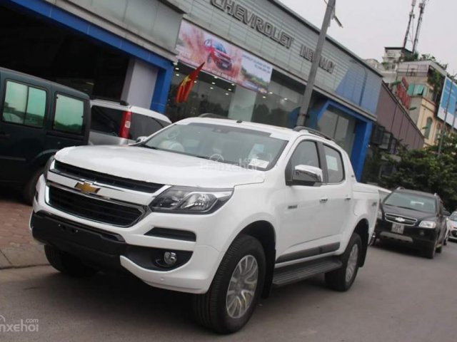 Bán Chevrolet Colorado High Country 2.8 AT đời 2017, màu trắng, xe nhập, giá 809tr, hỗ trợ trả góp 90%. LH 0962.951.192