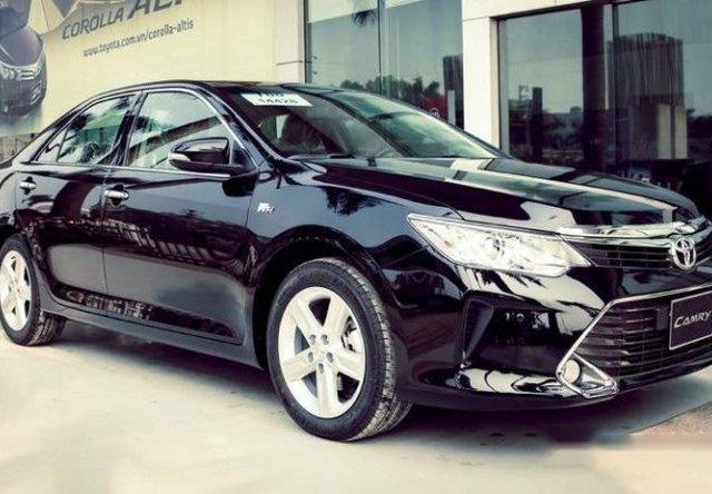 Cần bán Toyota Camry Q đời 2017, màu đen