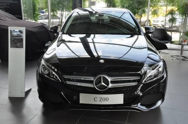 Bán Mercedes C200 2017 hoàn toàn mới