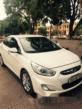 Bán ô tô Hyundai Accent đời 2013, màu trắng đã đi 35000 km