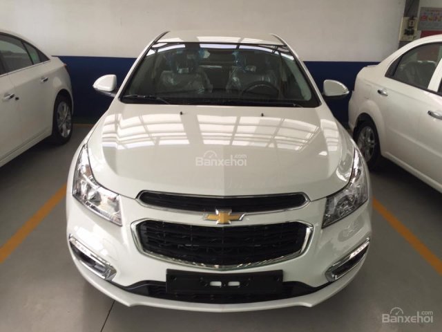 Bán Chevrolet Cruze giảm giá sập sàn xe có hỗ trợ trả góp 90%, lãi suất tốt, lh để nhận tư vấn