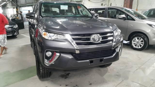 Bán Toyota Fortuner sản xuất 2017 - nhập khẩu nguyên xe, mới 100%