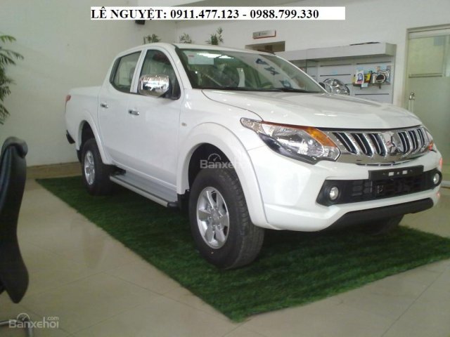 Bán ô tô Mitsubishi Triton 1 cầu tự động mới, màu trắng, xe nhập. LH: Lê Nguyệt: 0911.477.123